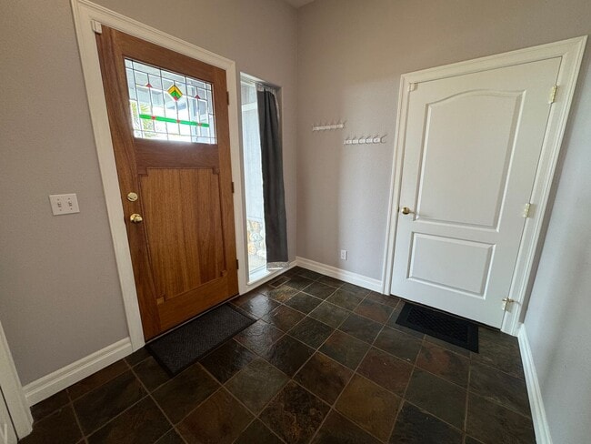 Photo - Amazing Bay View 3 bed/3 bath in Coos Bay