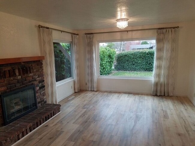 Photo - Spacious 4 Bedroom, 2 Bathroom Jacksonville Home