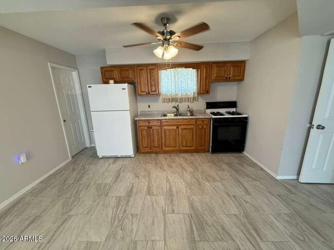 Photo - 662 E Ave