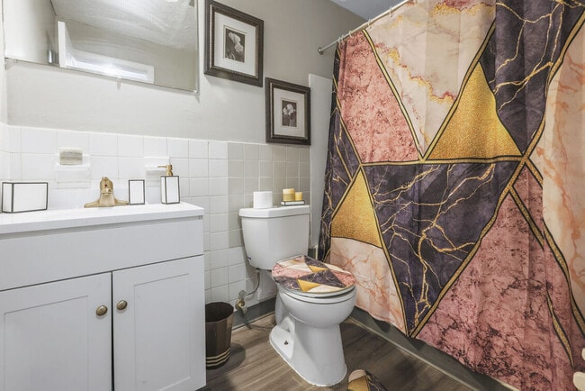 Photo - Lakeland Tower