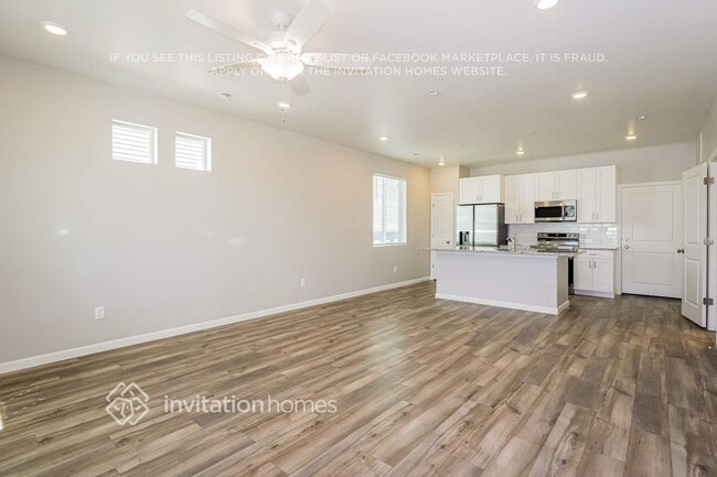 26 N Riverside Dr