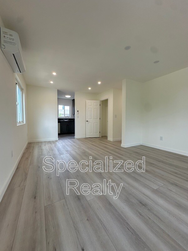 Photo - 6731 Troost Ave Unidad 3