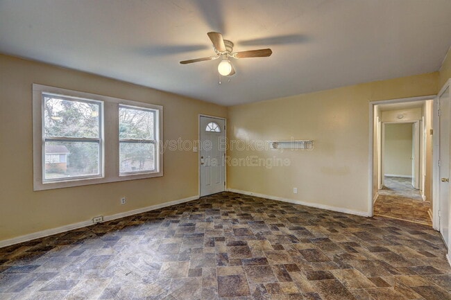Photo - 2477 Thrasher Ave