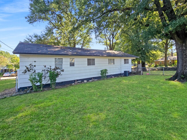 4956 Helene Rd