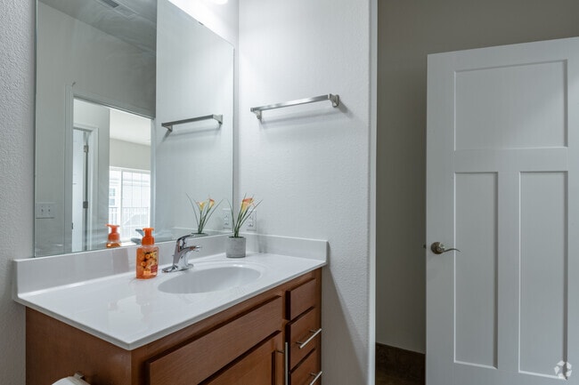 1BR, 1BA - 1,022SF