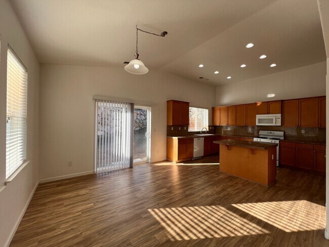Photo - 4 bedroom Fernley Home.
