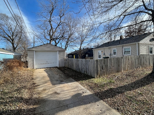 Photo - 3830 Blondo St