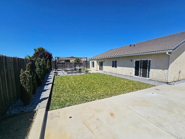 Photo - 4048 Larner Way