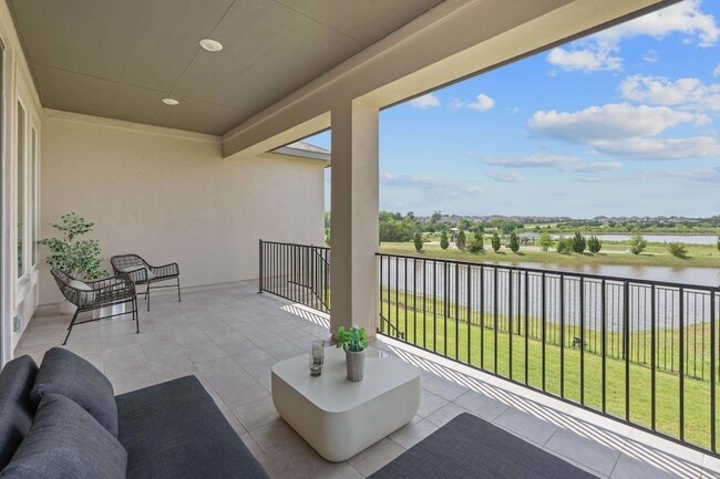 Photo - 529 Leeward Pass