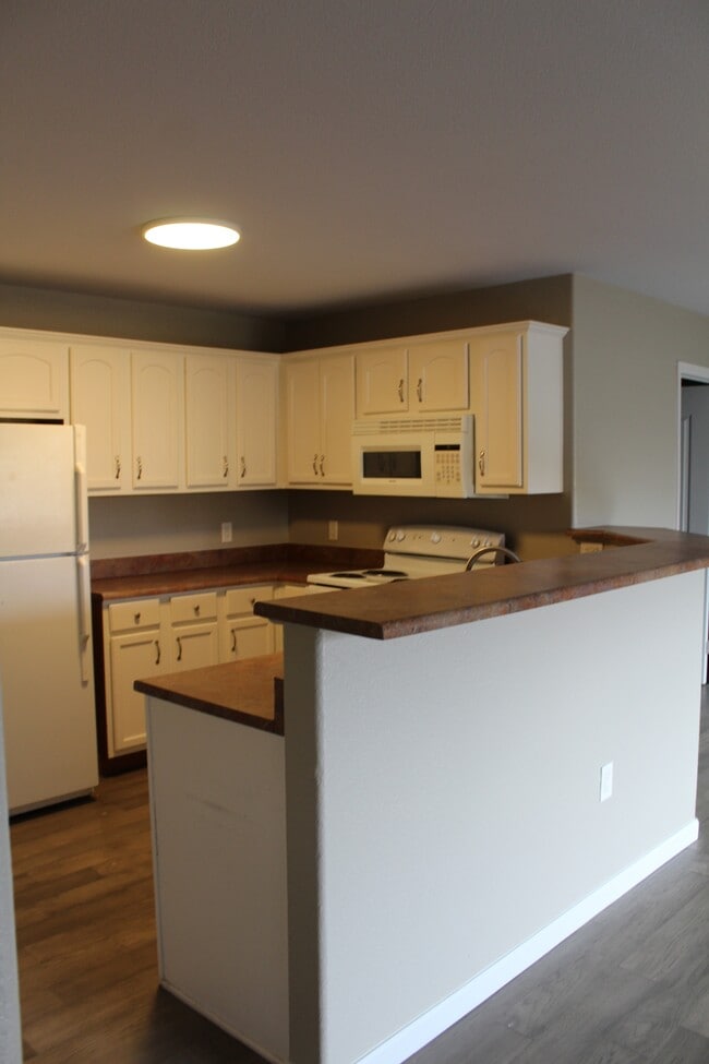 Photo - 495 River View Dr