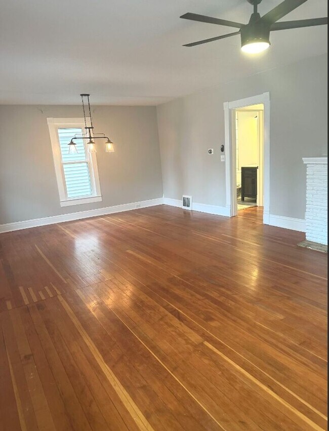 Photo - Beautiful 3 Bed/2 Bath in Downtown Colorado Springs!