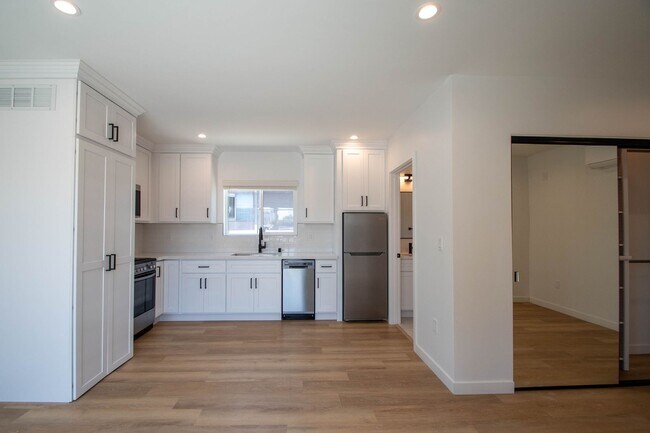 Photo - 4334 Mammoth Ave Unit 4336