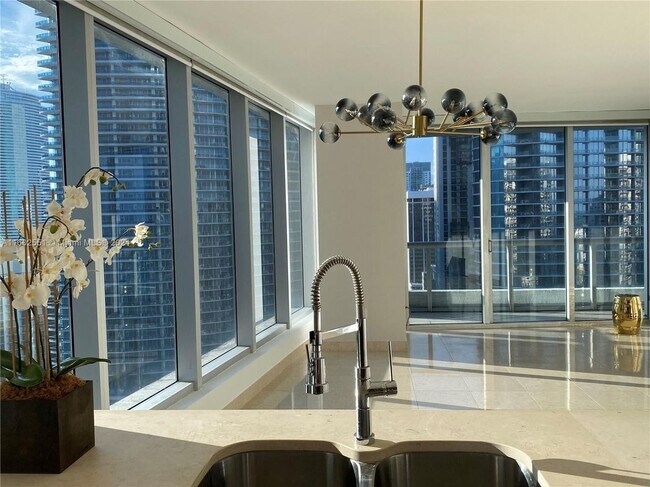 Building Photo - 475 Brickell Ave Rental