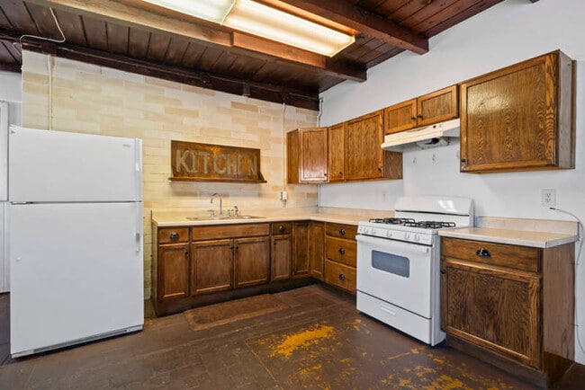 Building Photo - 3120 N Romero Rd Rental