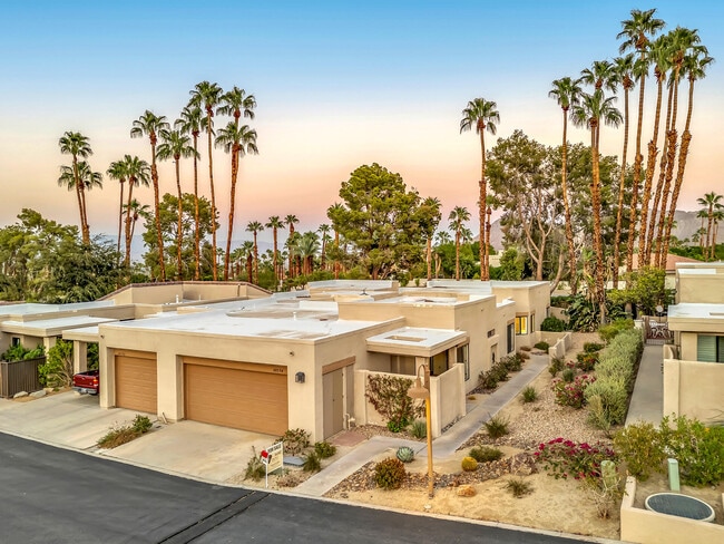 Building Photo - 48594 Oakwood Way
