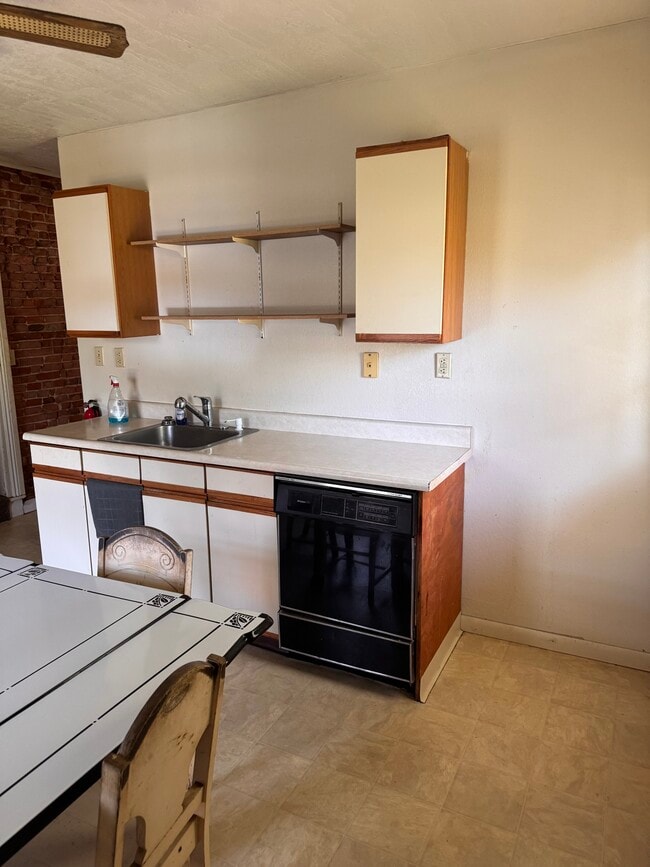 Photo - 530 W 6th St Unit 3