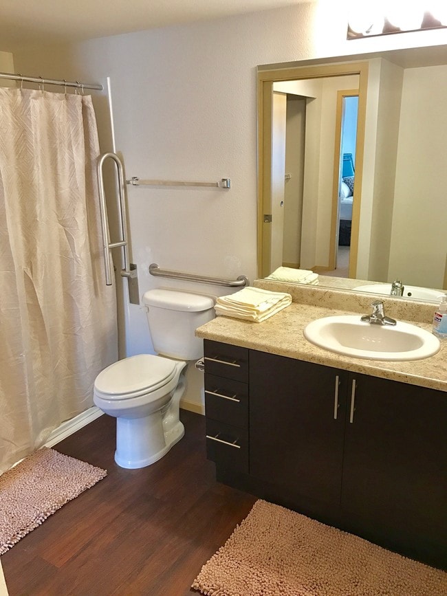 Spacious Bathroom