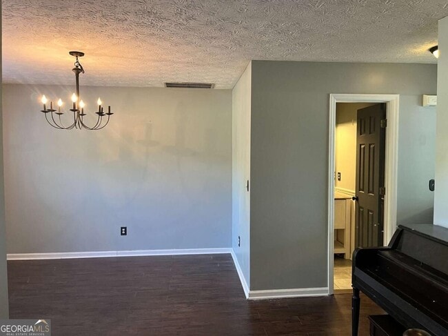 30 Candlewood Ct