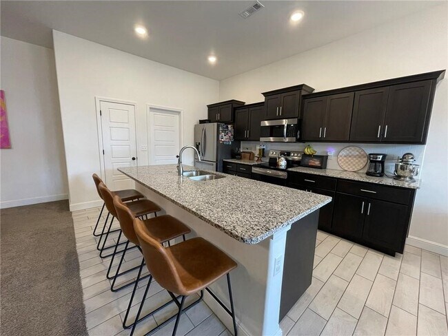 Photo - 2415 England Ln