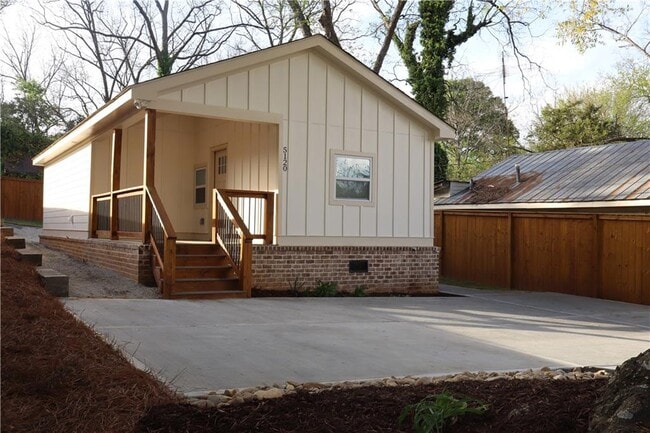 Building Photo - 5120 Railroad Ave