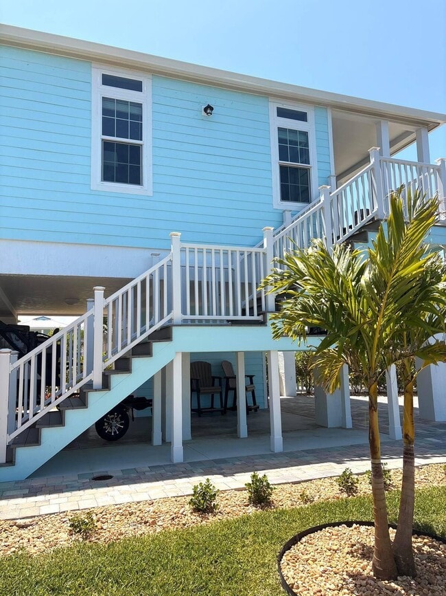 Photo - 453 NE Indian River Dr
