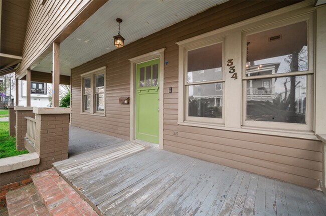 Photo - 334 E 24th St