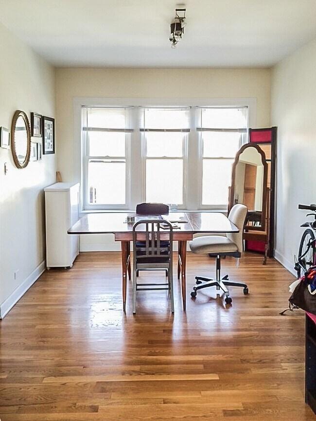 4851 N Paulina St Unit 4859-3A