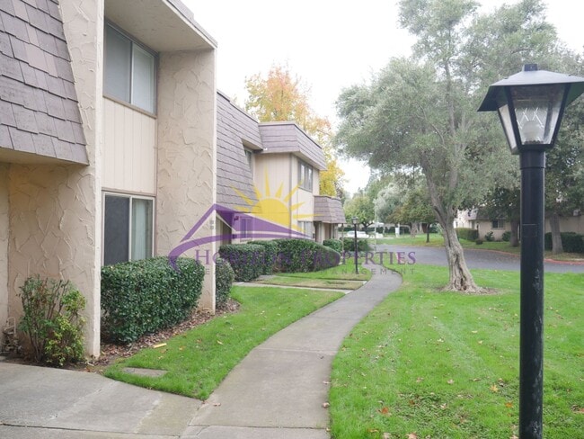 Photo - 3 Bed 2.5 Bath 1,380 sqft Townhome in Carmichael