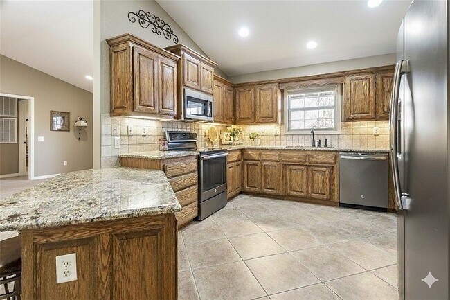 Photo - 1 Portland Cir