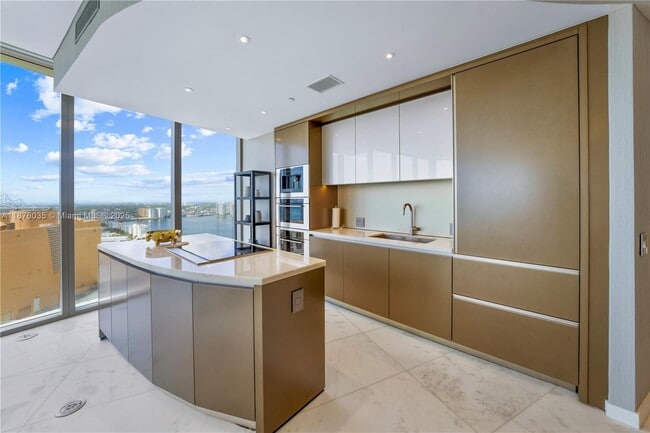 Photo - 18975 Collins Ave Unidad 3404