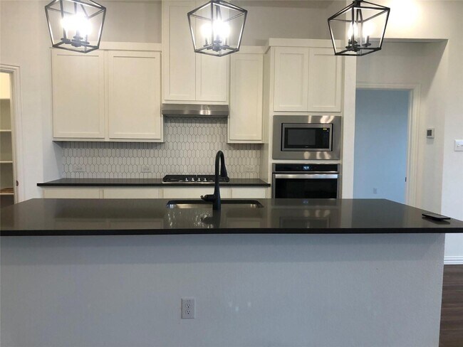 Photo - 2207 Primrose Trl