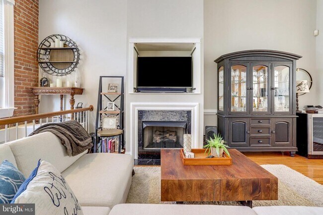 Photo - 613 N St Asaph St Casa Adosada