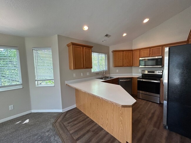 Photo - Top Floor Condo in great location!