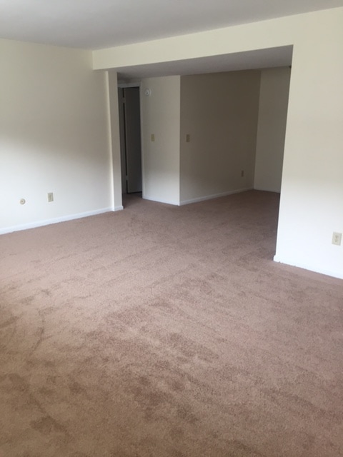 2 Bedroom Living/Dining - Hidden Valley Apartments