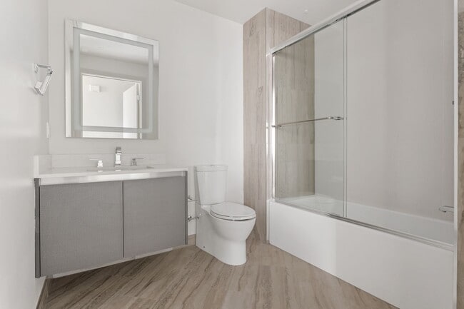 Photo - La Vida Melrose