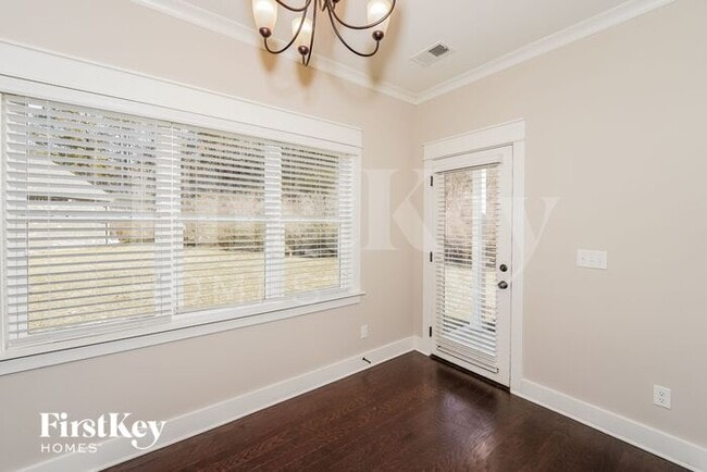 Photo - 1470 Woodridge Pl