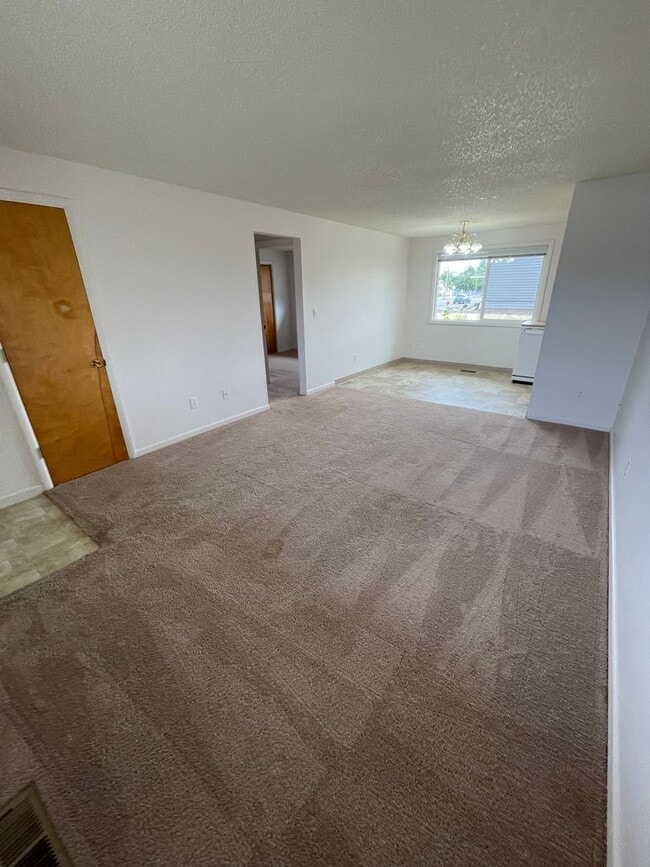 Photo - Great Pet Friendly Two Bedroom Duplex in Lebanon!