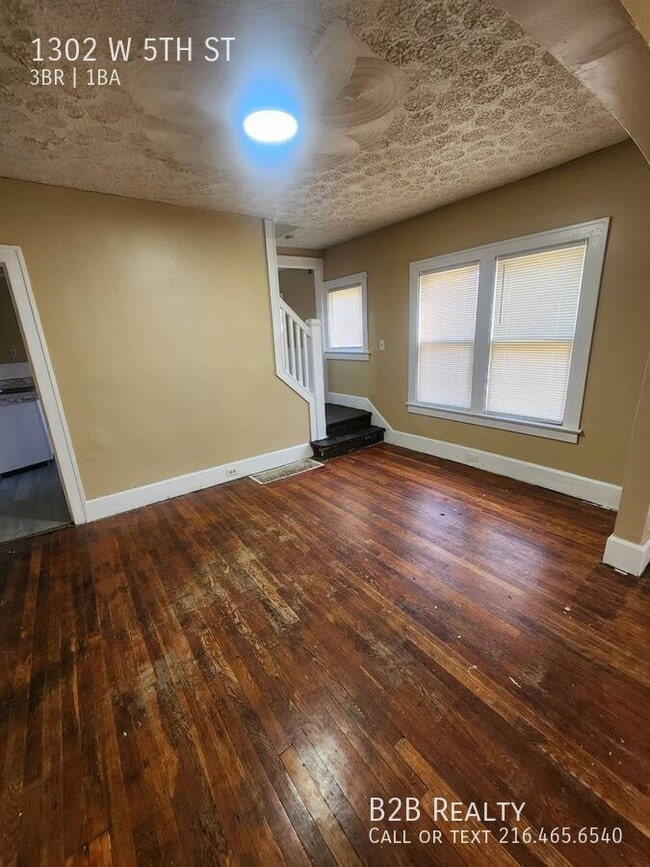 Photo - 1302 W 5th St Apartment