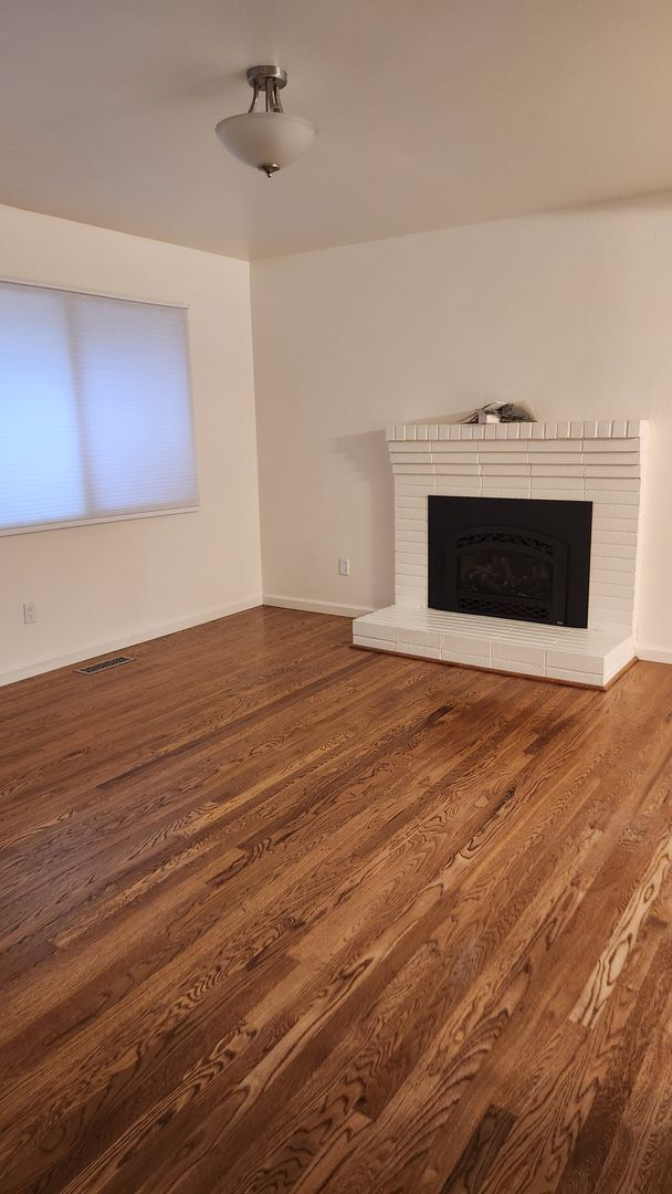 Photo - Wonderful 3 bedroom home close to schools and shopping!