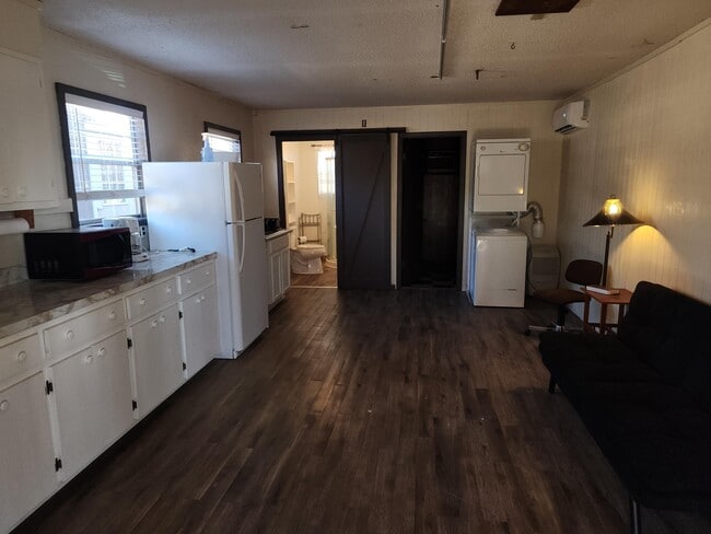 Photo - 71 Price Blvd