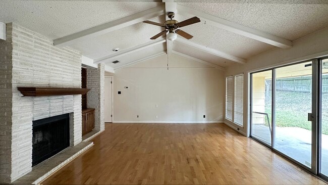 Photo - 3/2 in Northern Hills!!!