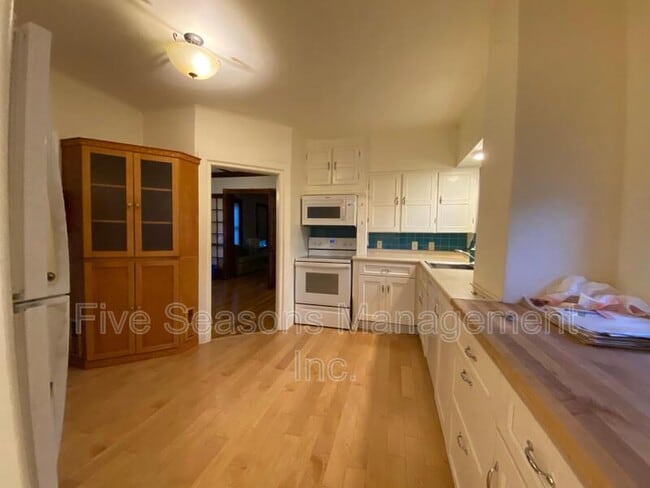 Photo - 119 N Winooski Ave
