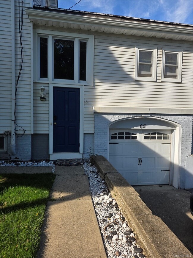 Building Photo - 65 S Clinton St Unit B