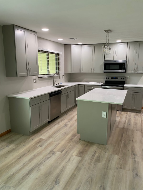 Photo - 2302 Lakeview Dr