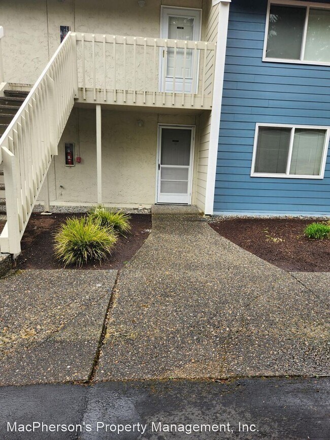 2 br, 1 bath House - 9484 Redmond-Woodinvi... - 2 br, 1 bath House - 9484 Redmond-Woodinvi...