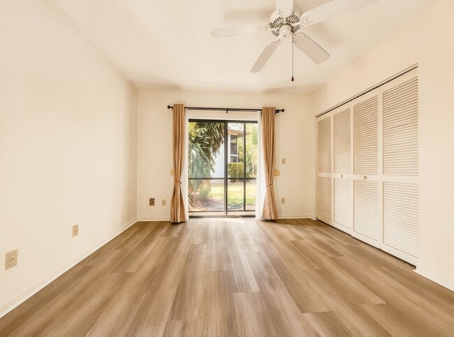 Photo - 1701 Courtyard Way