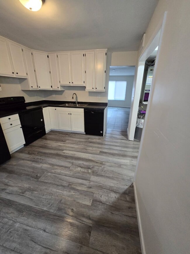 Photo - 5205 S Brooks Dr Unit B