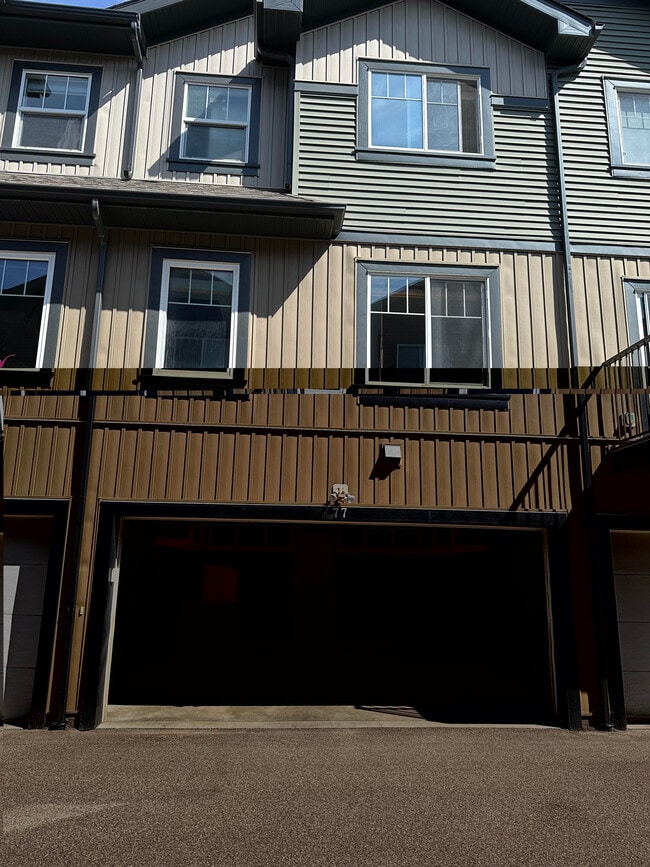Photo - 3305 Orchards Link SW