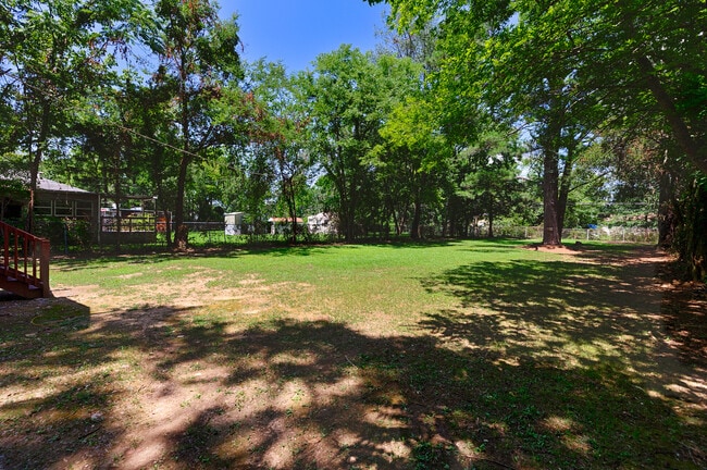 Photo - 914 Linwood Dr NW