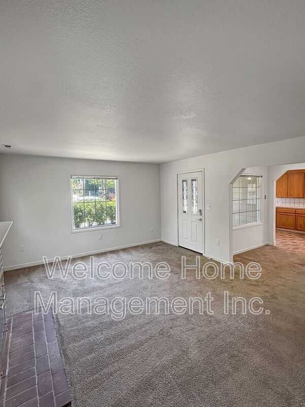 Photo - 3310 Geneva St